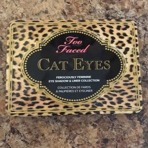 A too faced cat eye pallet never used